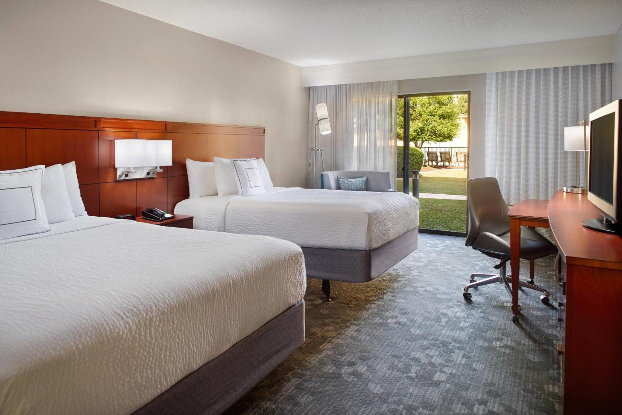 Courtyard By Marriott Fayetteville Exteriér fotografie